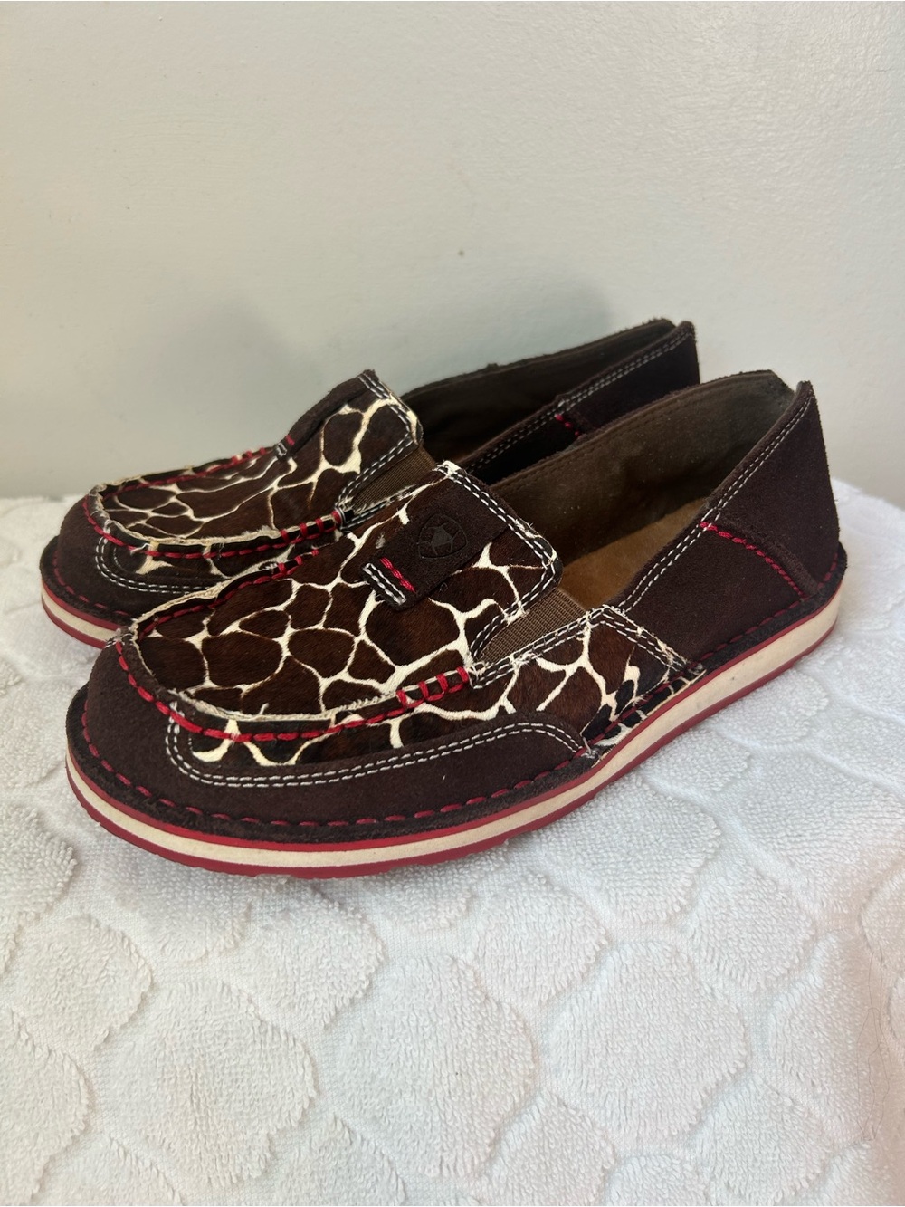 Ariat Women's Chocolate Chip Giraffe Cruiser Size 6 Slip On Loafer